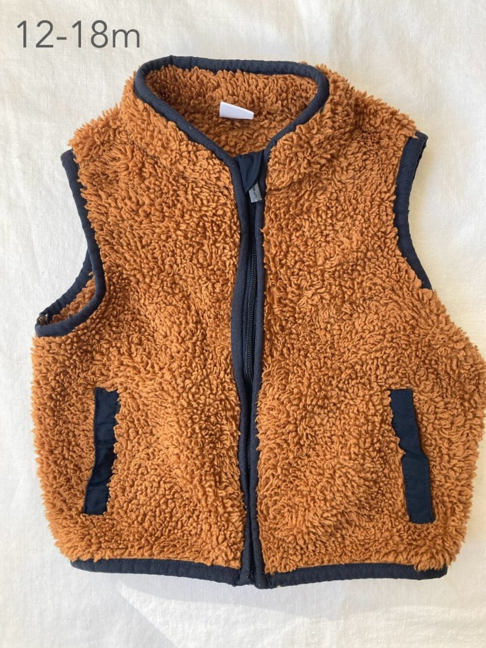 🪴5/$30 Old Navy 12-18 Months Baby Toddler Boy Girl Orange Fuzzy Vest Fall